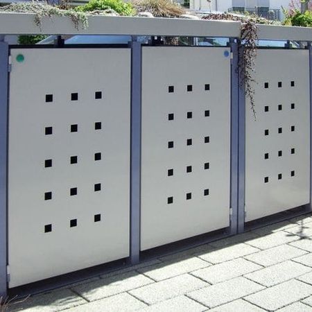 RAL 7035 Lichtgrau, RAL 5014 Taubenblau, Pflanzwanne als Dach